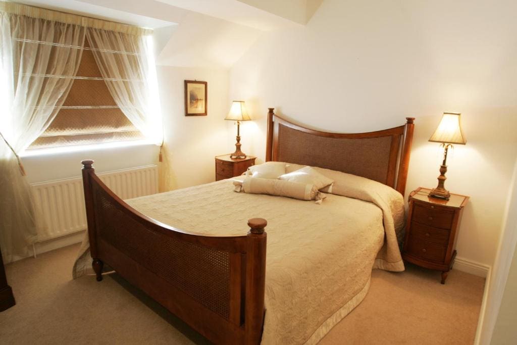 Heatons Guesthouse - View 3