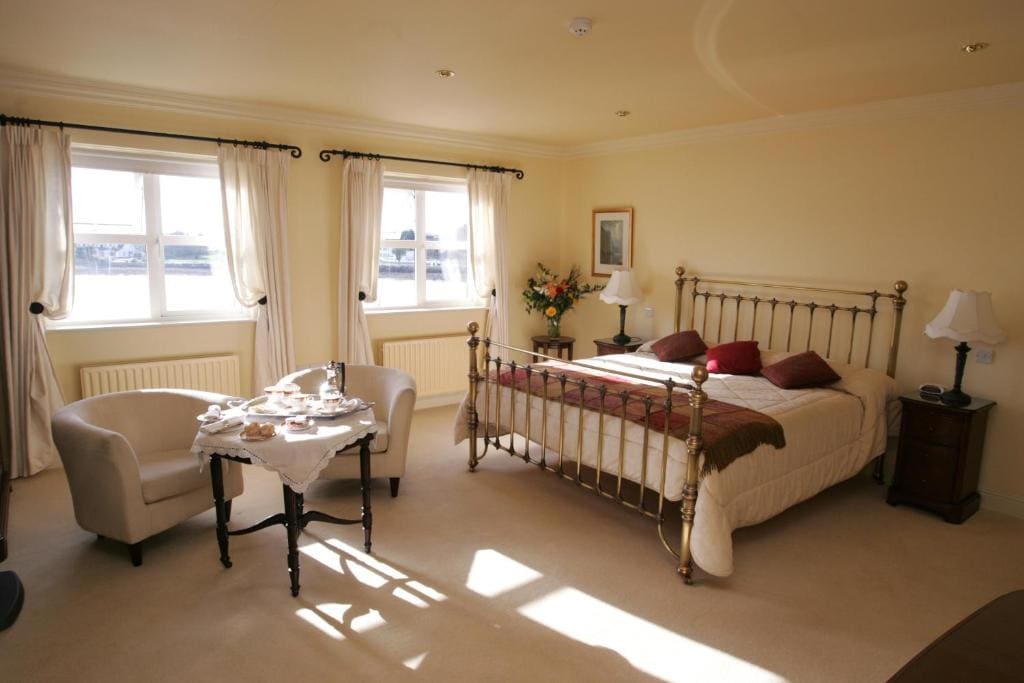 Heatons Guesthouse - View 6