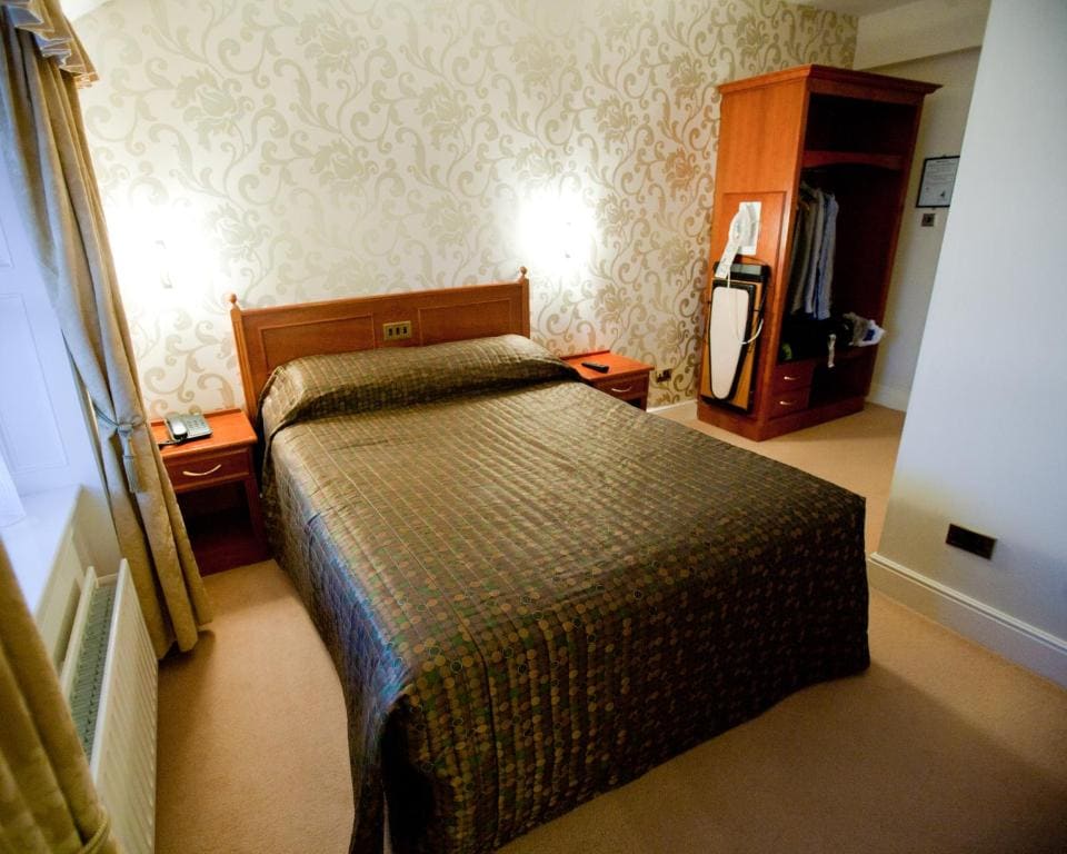 Westenra Arms Hotel - Main view
