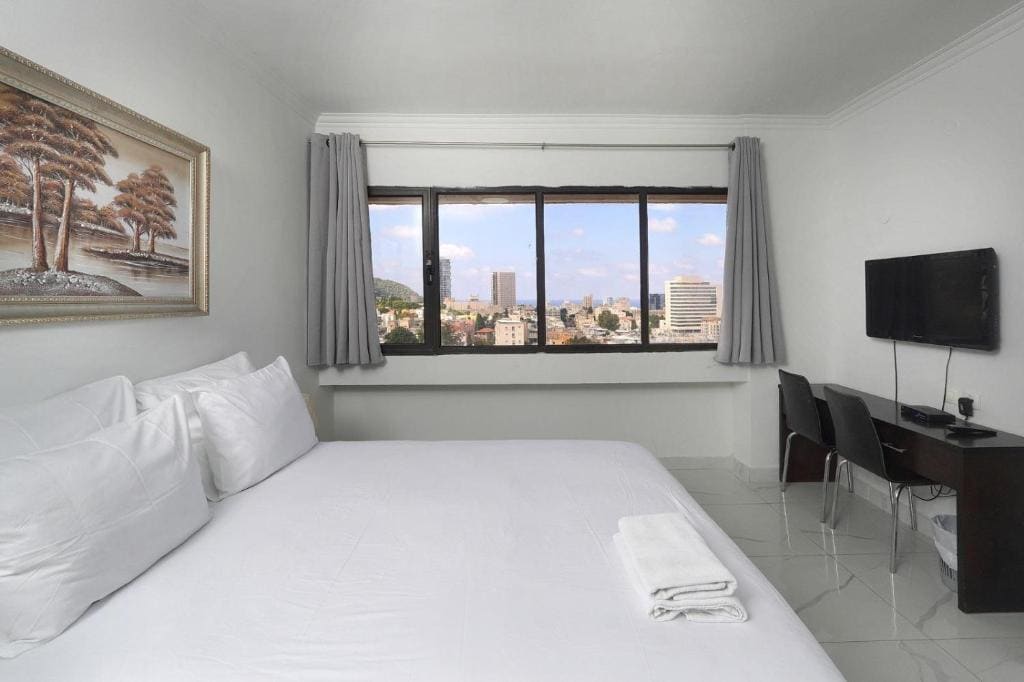 Haifa Tower Hotel - מלון מגדל חיפה - View 2