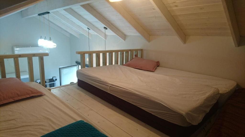 Galit's Zimmer - View 2