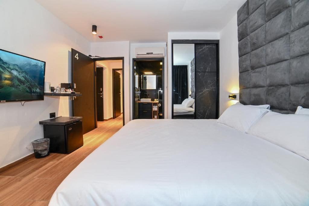 Selfie's Boutique Hotel - View 7