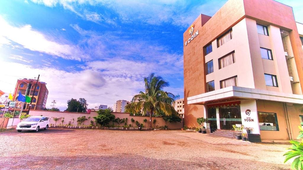 Hotel 9 Coin - Main view