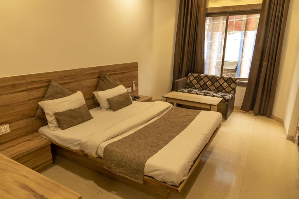 Adarsh Palace Hotel Bhopal - View 2