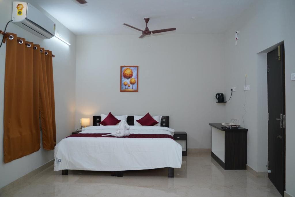 Hotel Akshith Inn - View 6