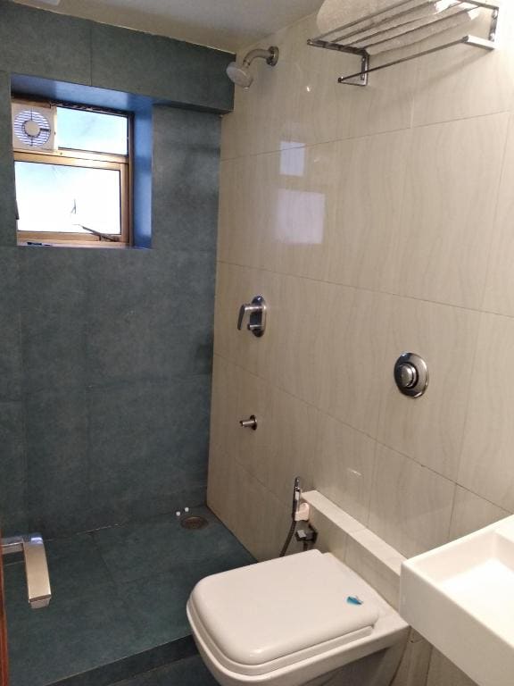 Apollo Guest House - Colaba Causeway - View 2