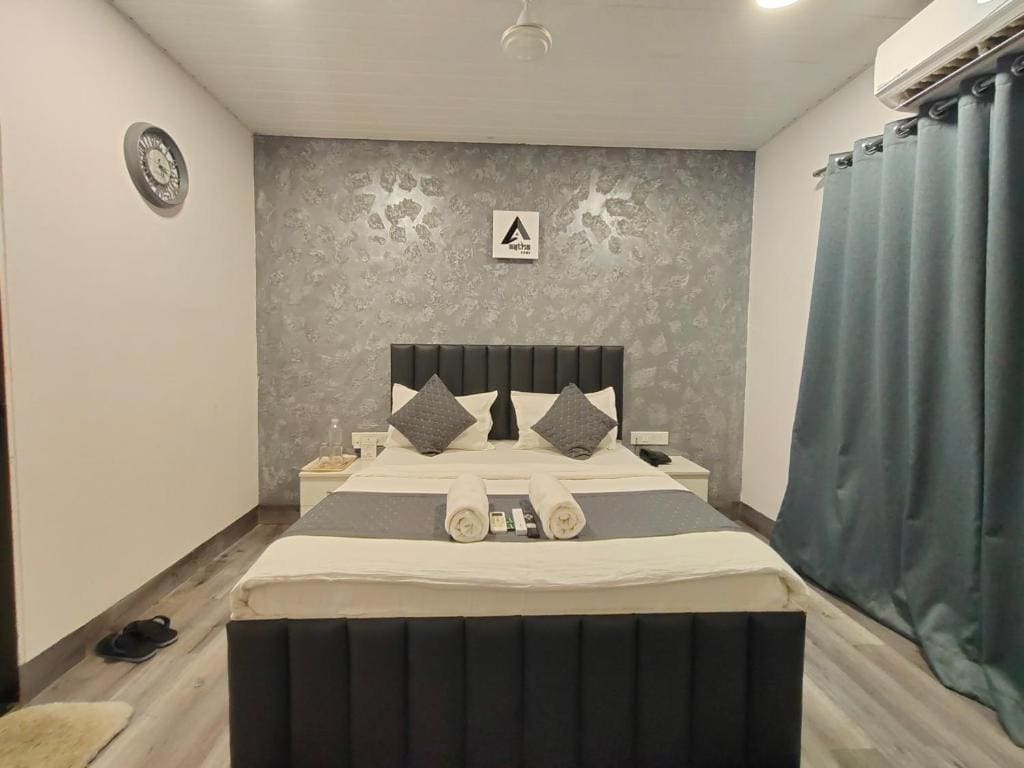 Astha Kandivali Service Apartment - View 2