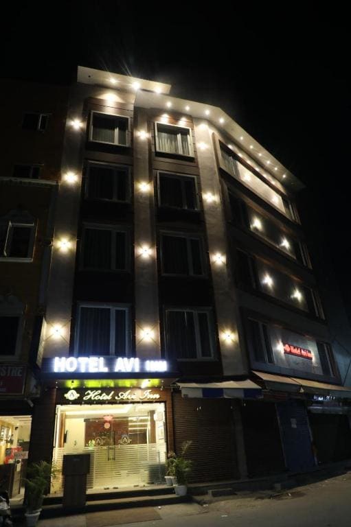 Luxe Stayz Avi Inn - Main view