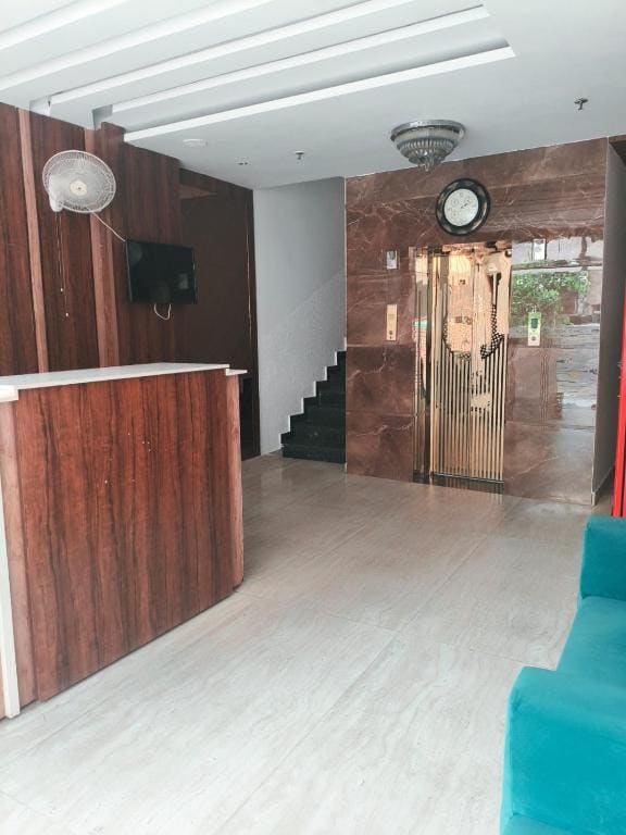 Luxe Stayz Avi Inn - View 3