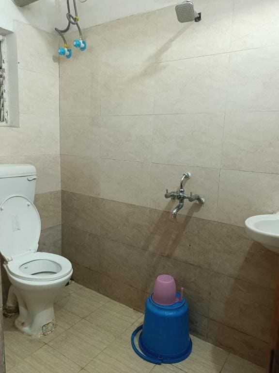 Hotel Bindusagar - Budget Rooms Near Sri Lingaraja Temple - View 7