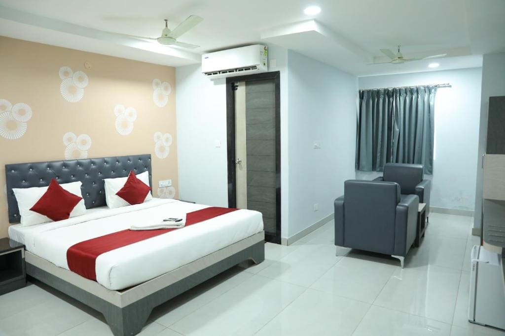 HOTEL BLUE MOON - View 4