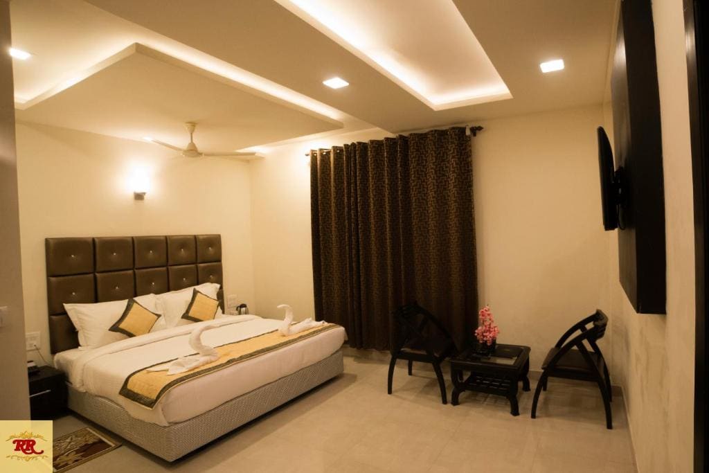 Hotel Royal Rosette Lake View BHIMTAL - View 2