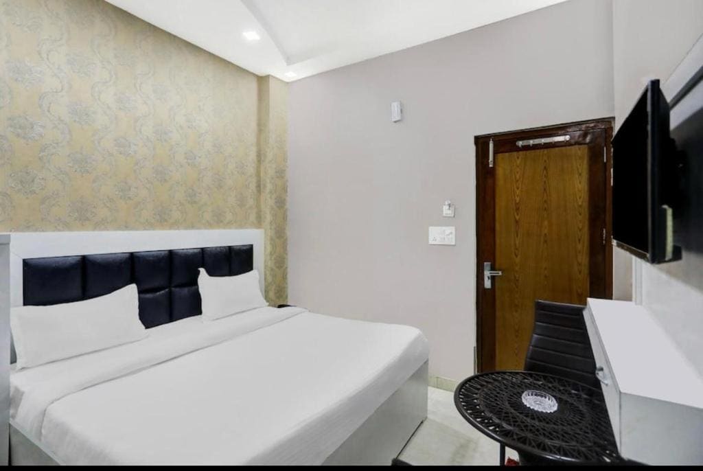 City Star & Restro A Boutique Hotel - View 6