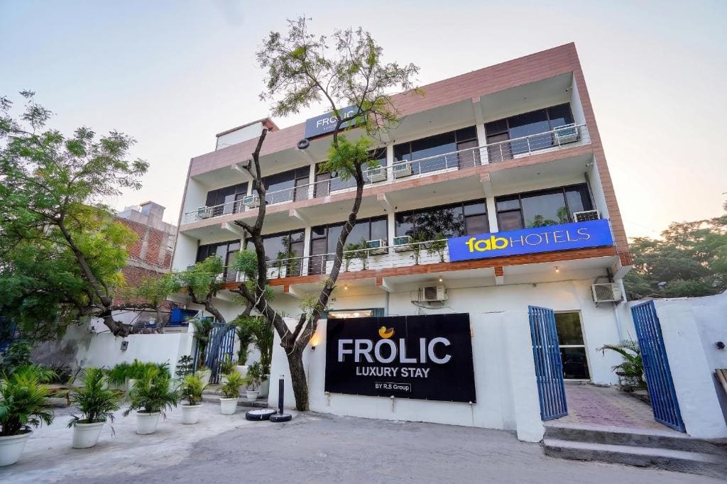 FabHotel Frolic Luxury Stay - Main view
