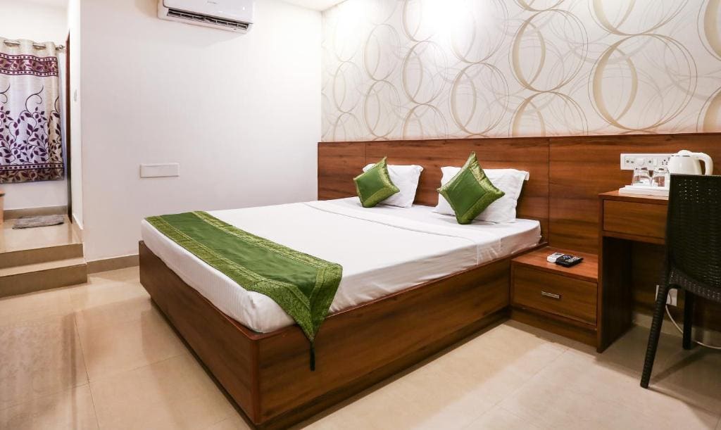 Treebo Comforts Inn, University Road Deralakatte - View 2