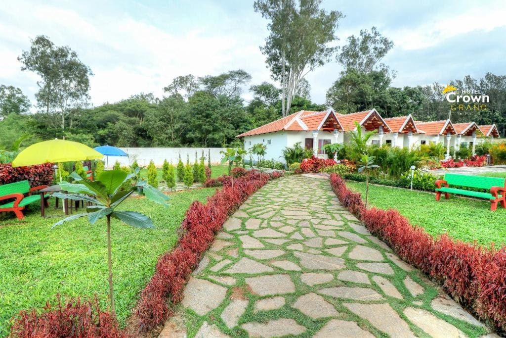 Coorg Crown Palace Resort kushalnagar - View 3