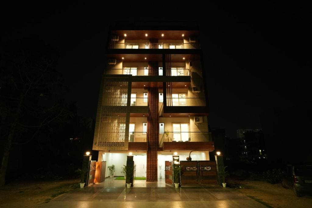 The Empire Corporate Studio Hotel Sector 43 ,Golf Course Road , One Horizon Center - Main view