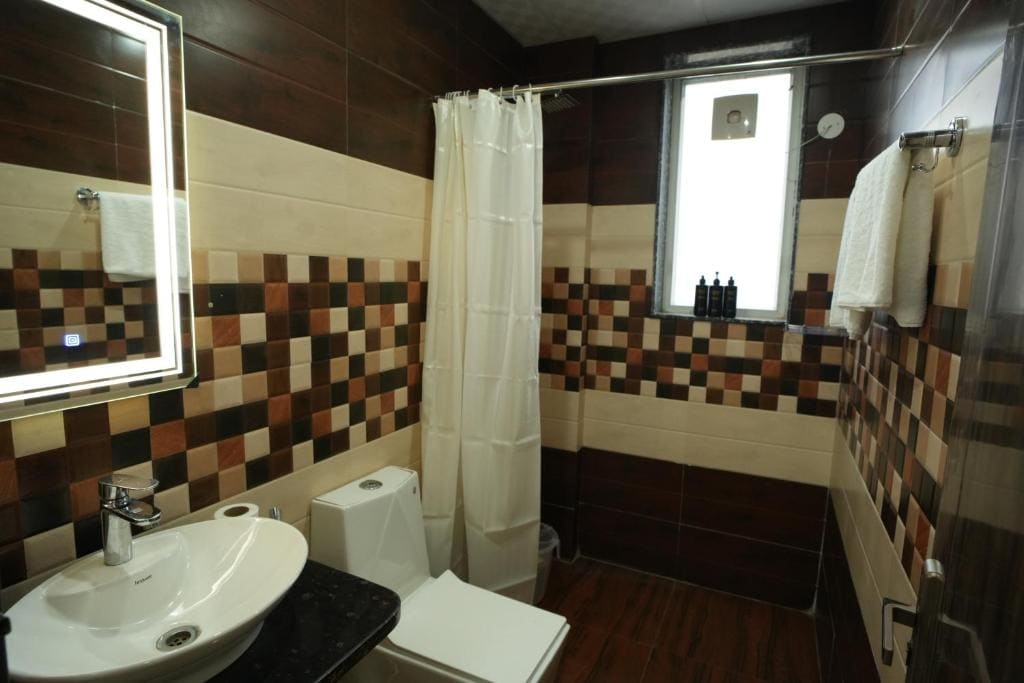 The Empire Corporate Studio Hotel Sector 43 ,Golf Course Road , One Horizon Center - View 5