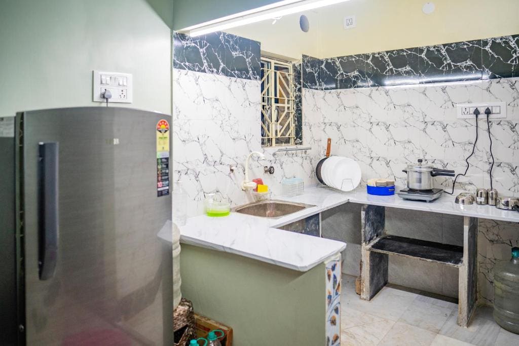 couple friendly room with balcony, kitchen private bath - View 6