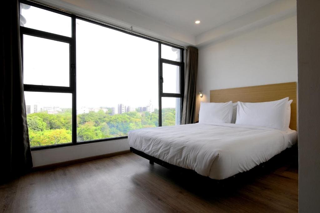 Crayon Hotels - View 2