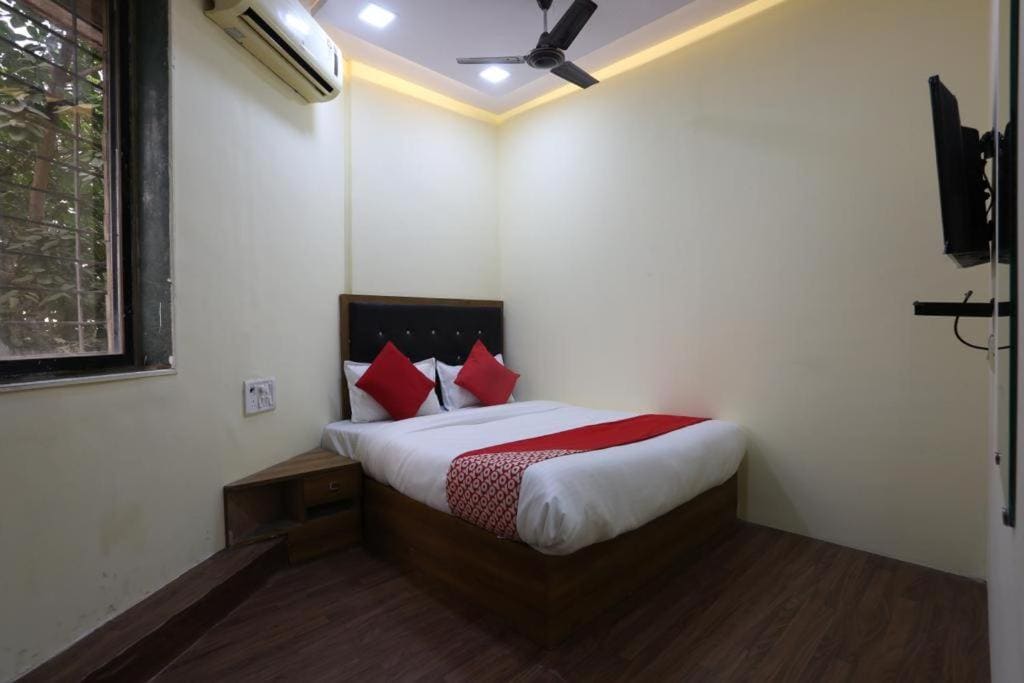 Hotel Crown Goregaon Mumbai - View 2