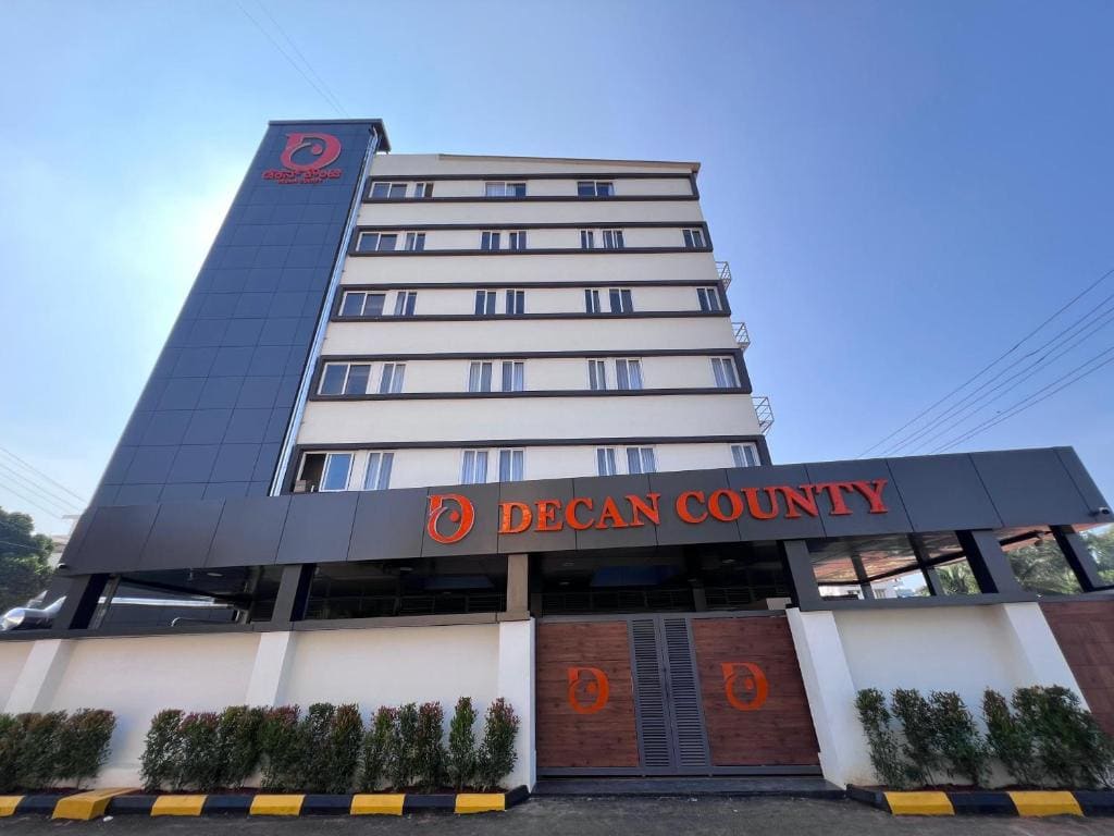 Decan County - Main view