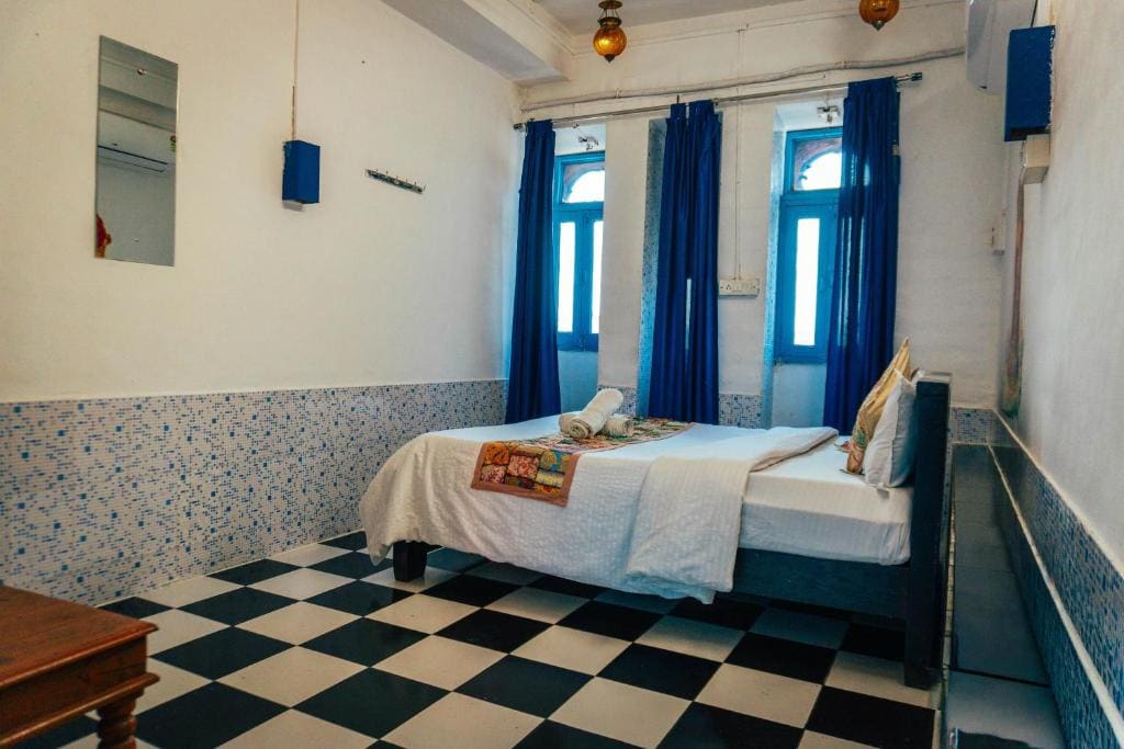 Dylan Cafe And Guest House - Main view
