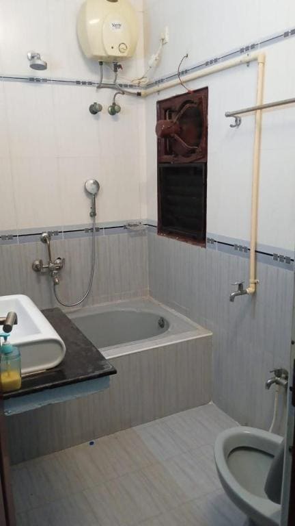 Eaze & Comfort Hospitality - Palavakkam, Chennai - View 4