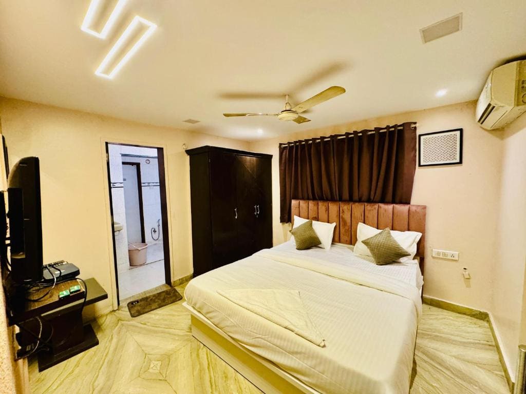 Hotel Elite Stay - Nilanjali Society, Kalyani Nagar, Pune - Main view