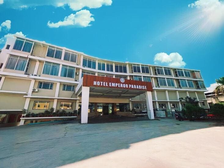 Hotel Emperor Paradise - Main view