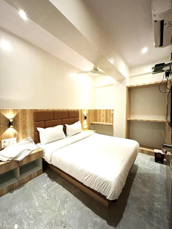 Hotel Enigma Inn - View 7