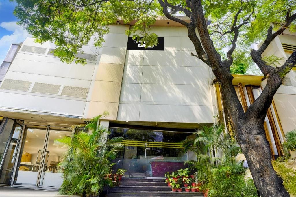 Townhouse Andheri Sakinaka Metro Formerly Hotel Amour - View 5
