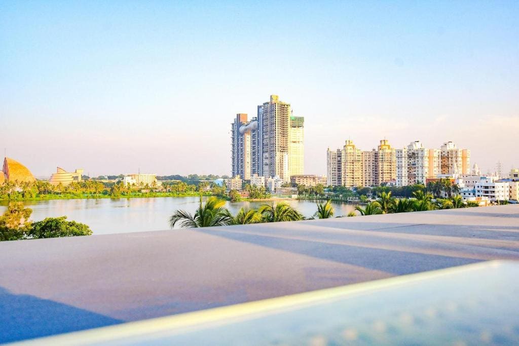 FabHotel Lake View Topsia - View 4