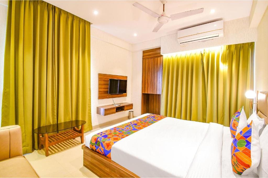 FabHotel Lake View Topsia - View 2