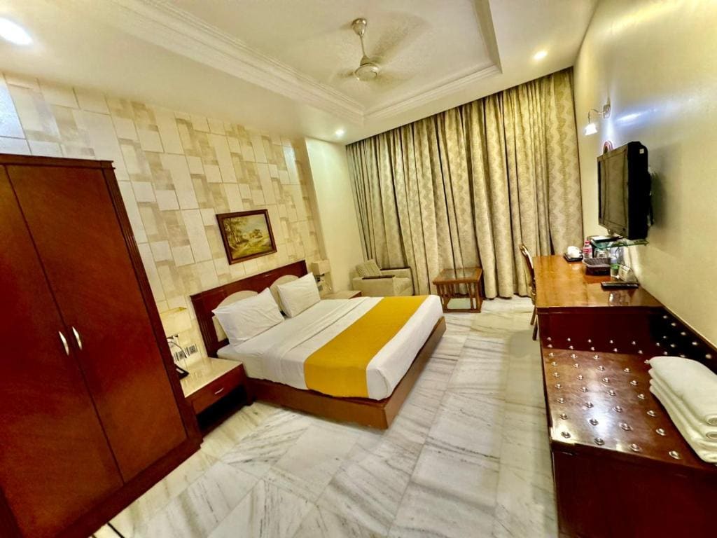 Hotel Florence Inn, Karol Bagh, New Delhi, 2 Min from Metro - View 6