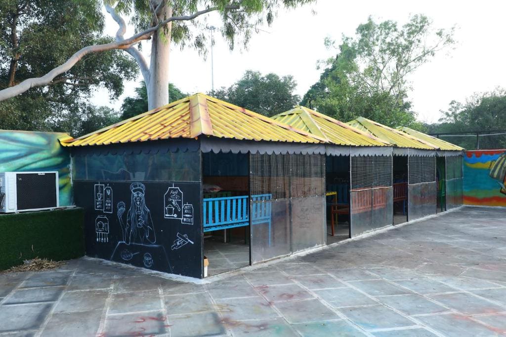Ganga Savera - On Ganga Ghat - Main view