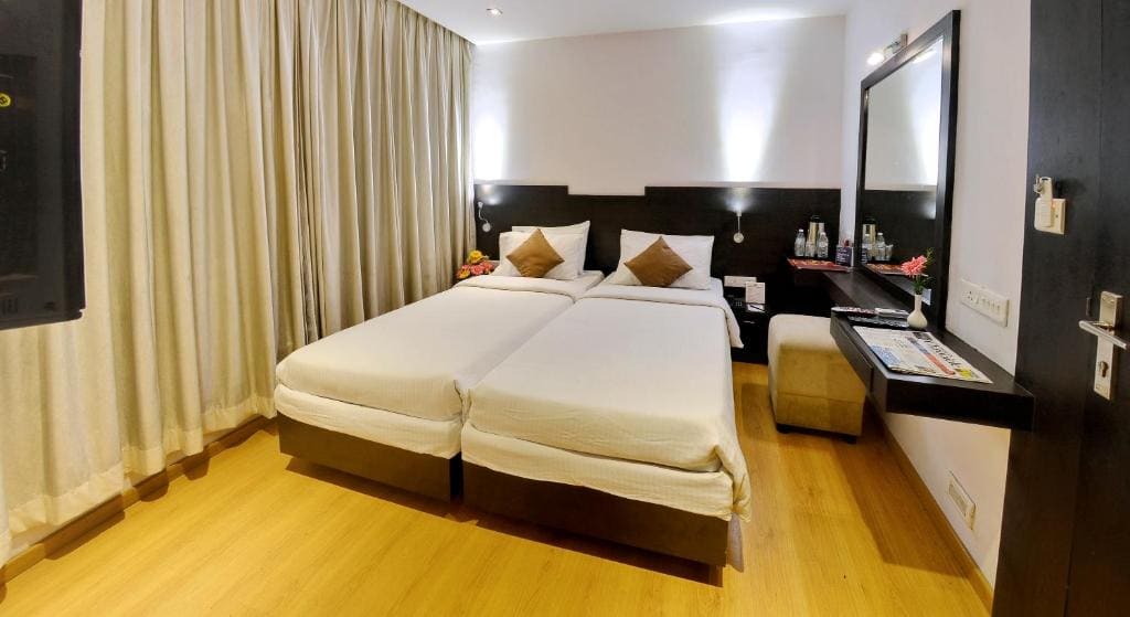 Hotel Gokulam Park - View 6