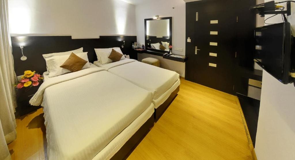Hotel Gokulam Park - View 7