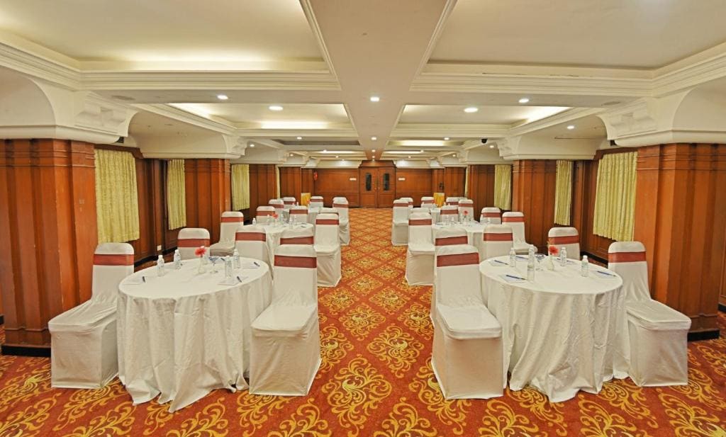 Hotel Gokulam Park - View 5