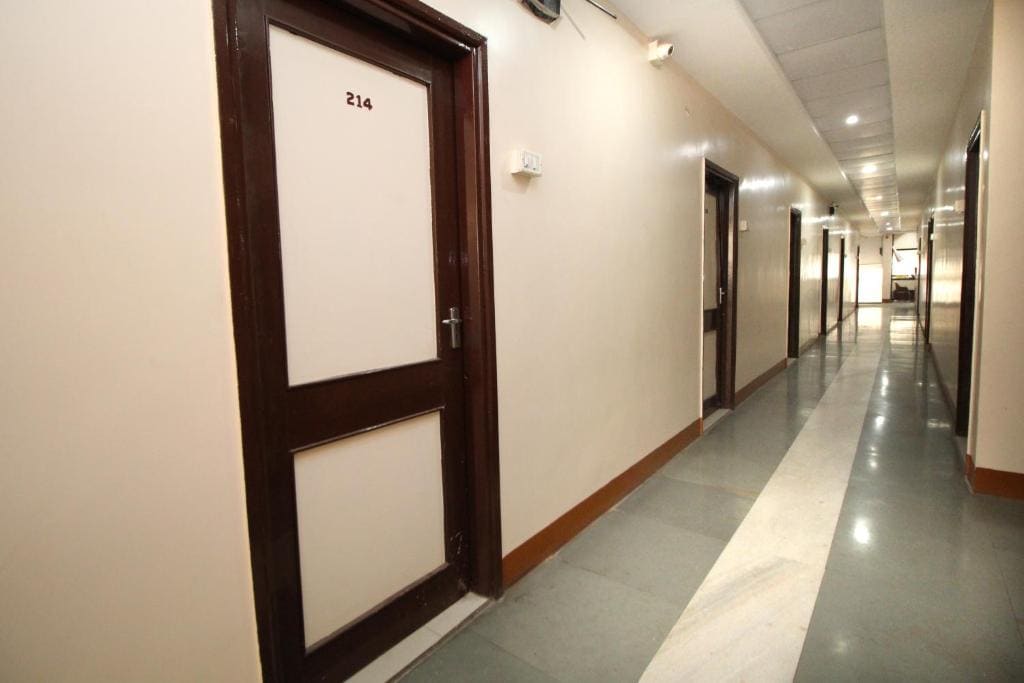 Hotel Gomatgiri - View 4