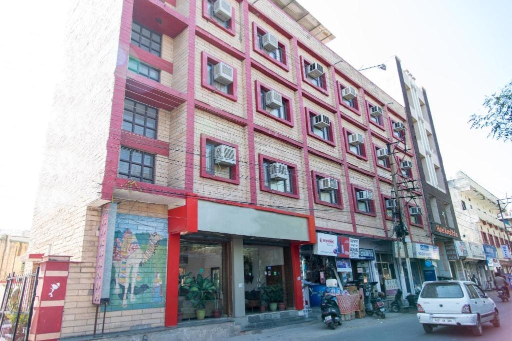 Hotel Gorbandh - Main view