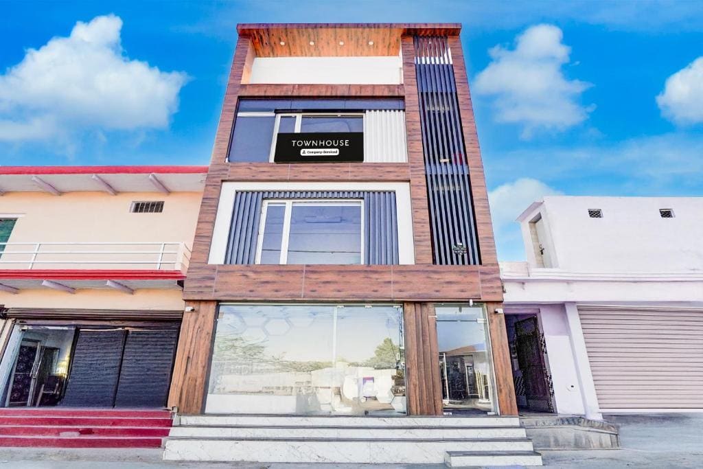 Townhouse Govardhan - Main view