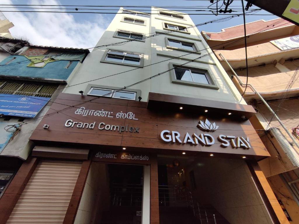 Hotel Grand Stay - Main view
