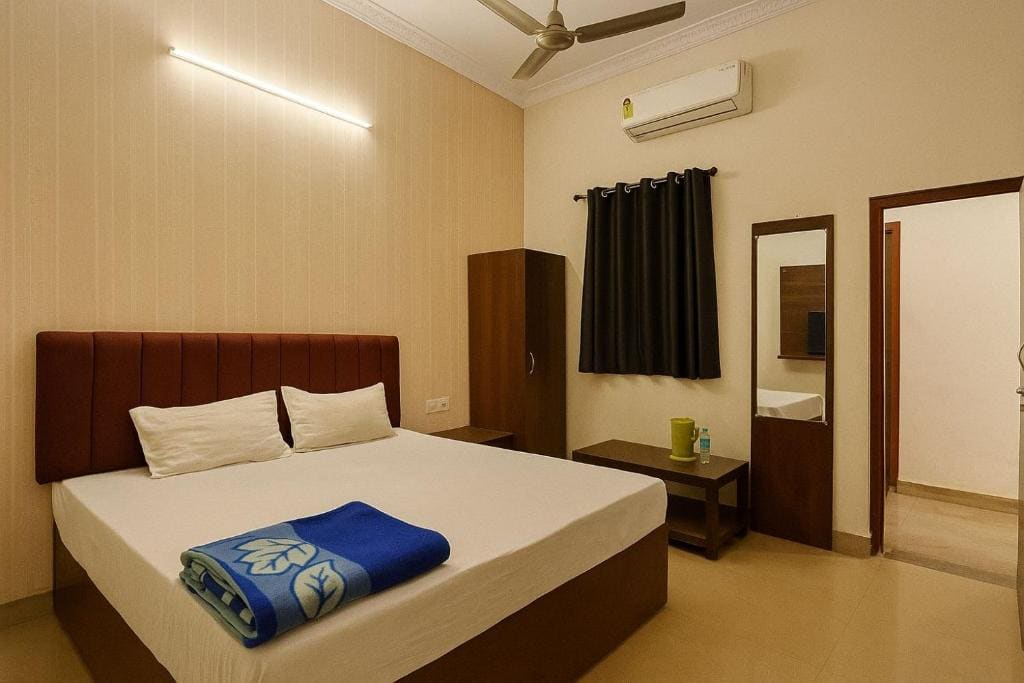 Hotel Guru Kripa Inn - View 2