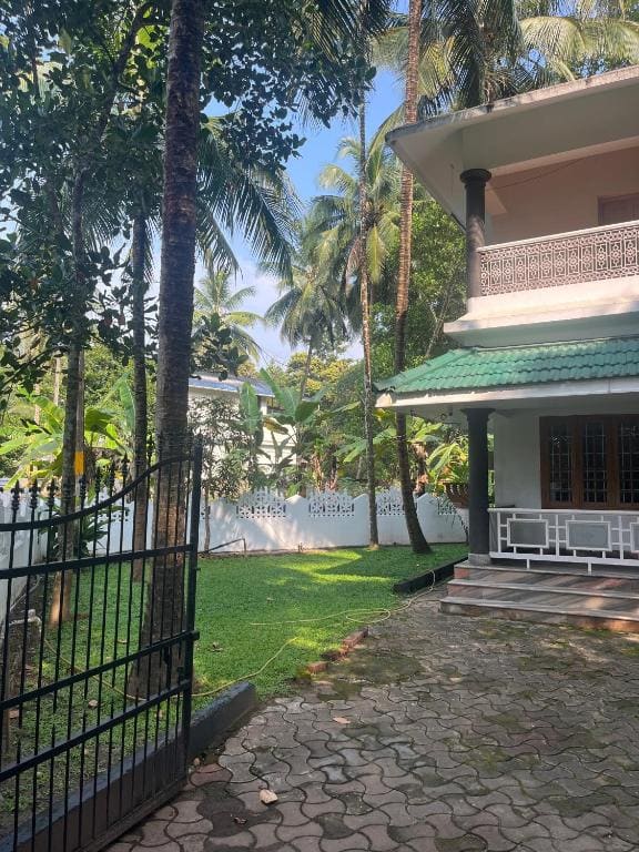 H Villa - Main view