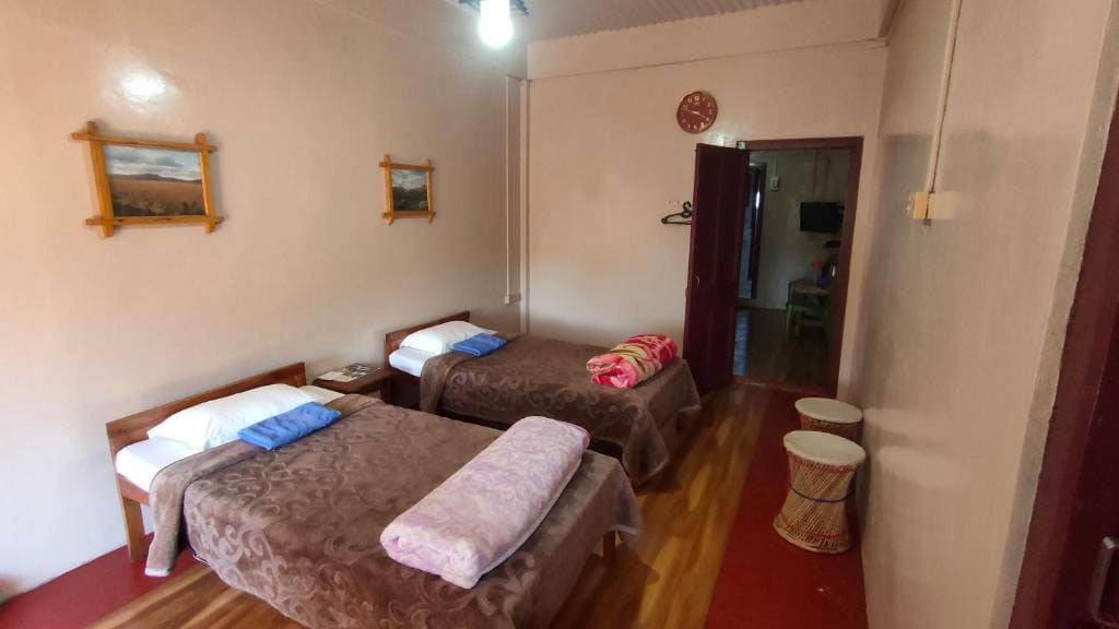 Holly Lodge Guest House - View 2