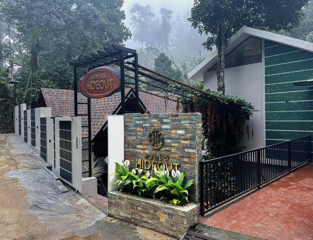 Hunters Hideout Resort - Main view
