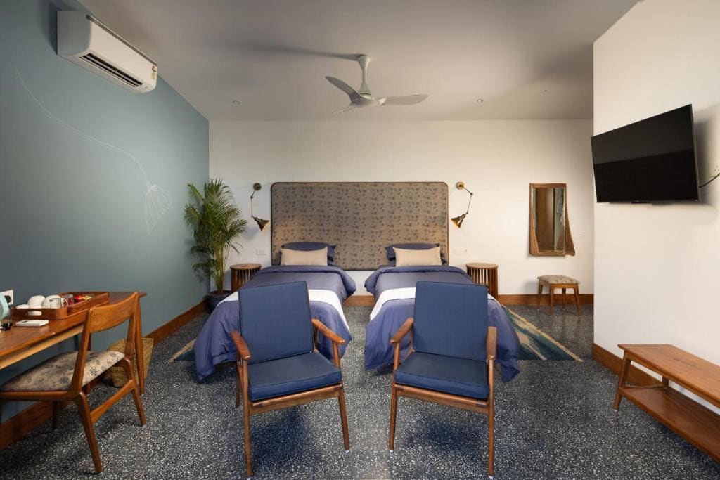 Jaali Blue - View 6