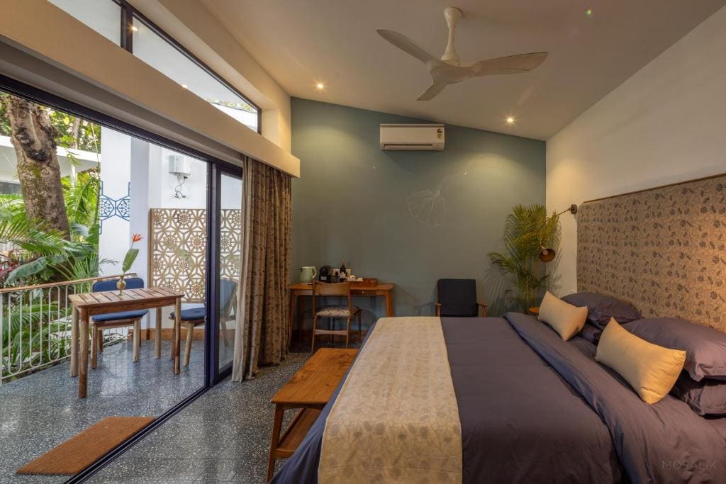 Jaali Blue - View 2
