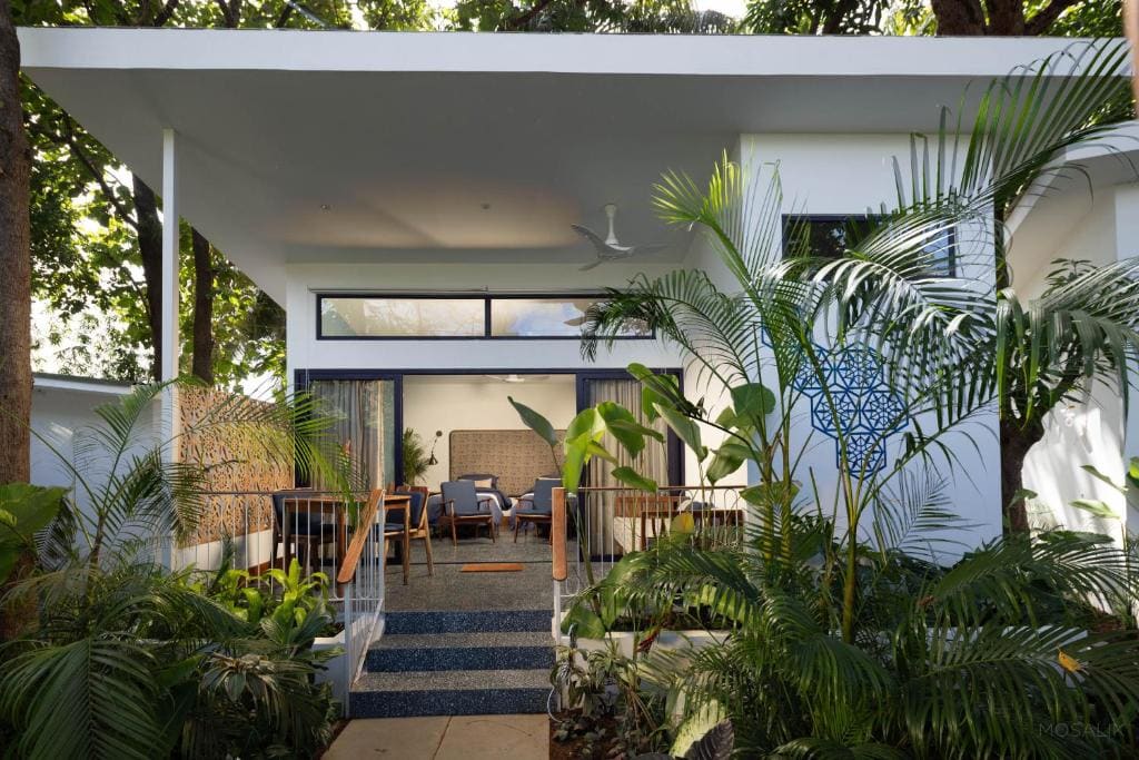 Jaali Blue - View 3